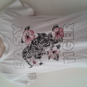 NWT Chaser Easy Tiger Short Sleeve Tee S